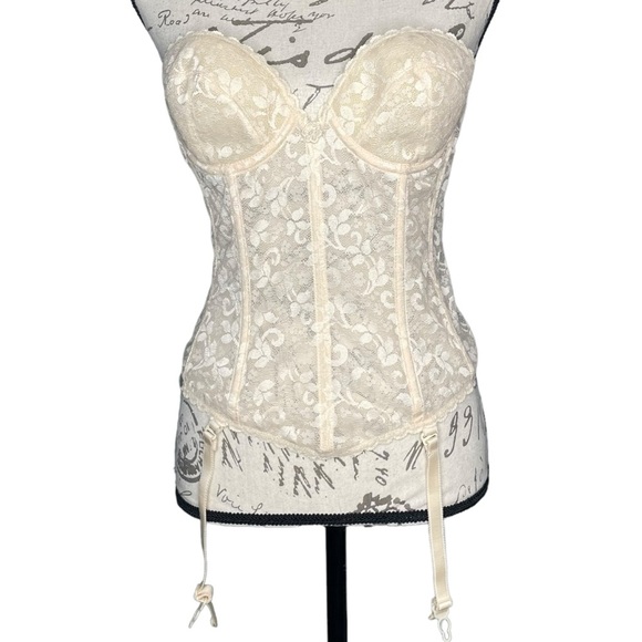 Vintage Other - Vintage corset union made ivory lace bustier lingerie women’s size 36B Carnival